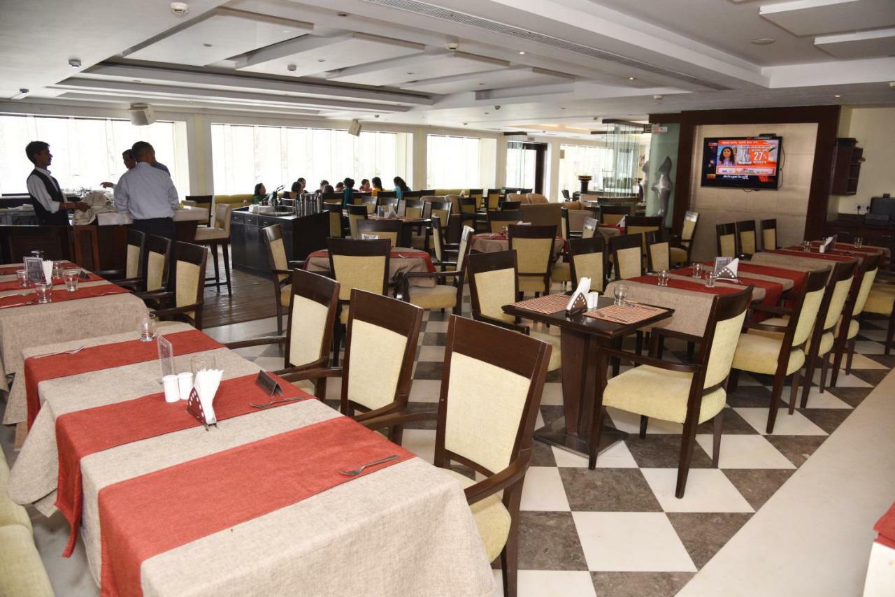 Hotel Western Court Chandigarh Exterior photo